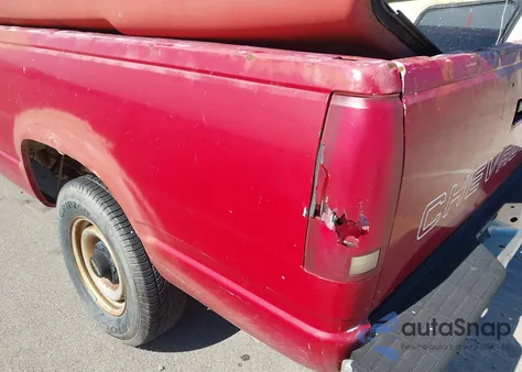 1988 Chevrolet Gmt-400 C2500 z USA, uszkodzony, nr VIN 1GCFC24H6JZ151273